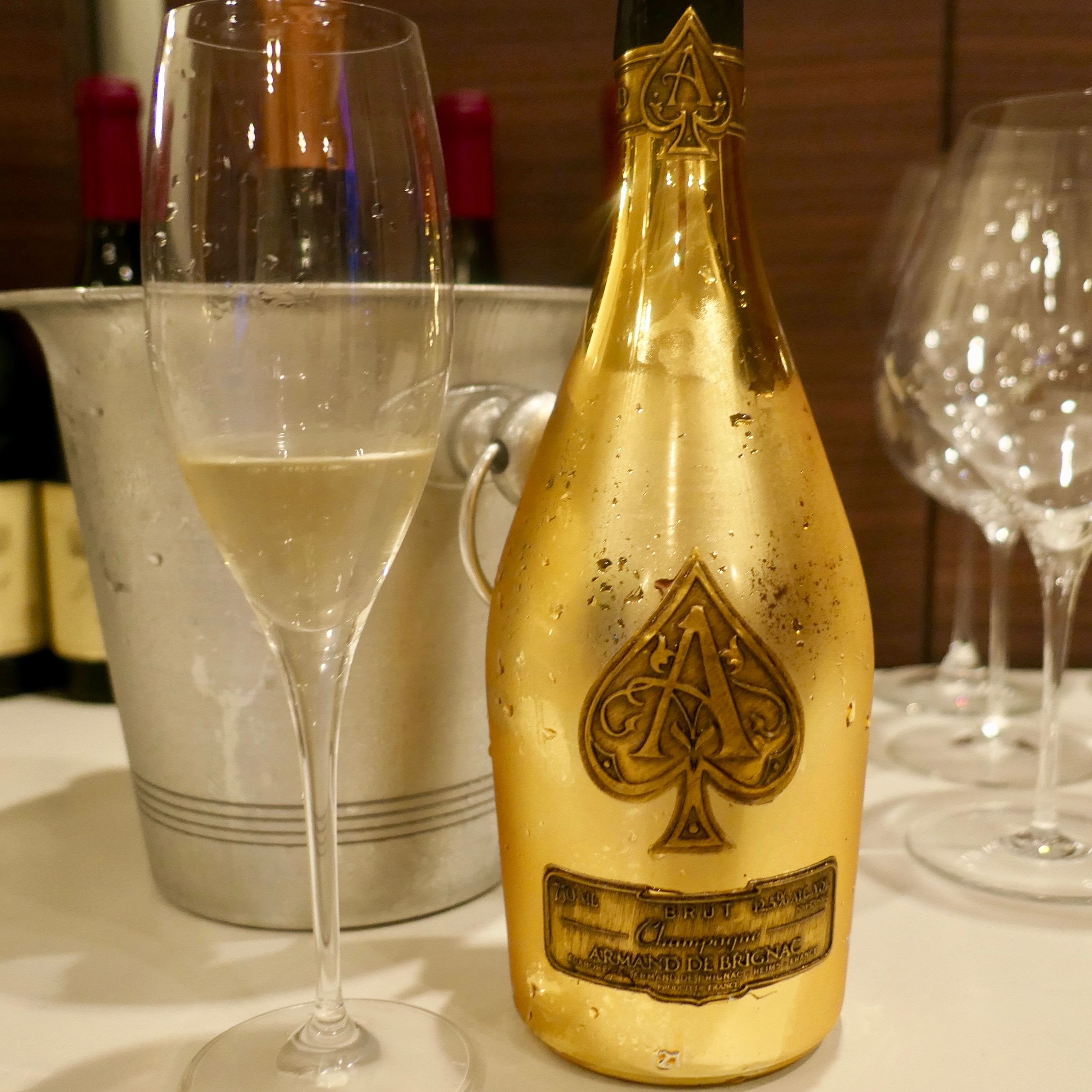 アルマン・ド・ブリニャック ゴールドは実に飲みやすくドライなワイン